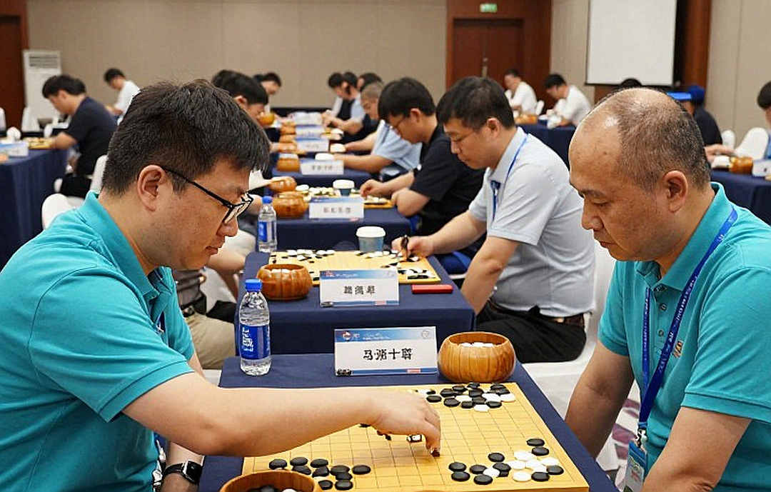 Giải cờ vua thế giới 2026: Ngày khai mạc đầy kịch tính tại Bengaluru và bài học từ cú đánh cược thắng lợi của Fyers American Gambits