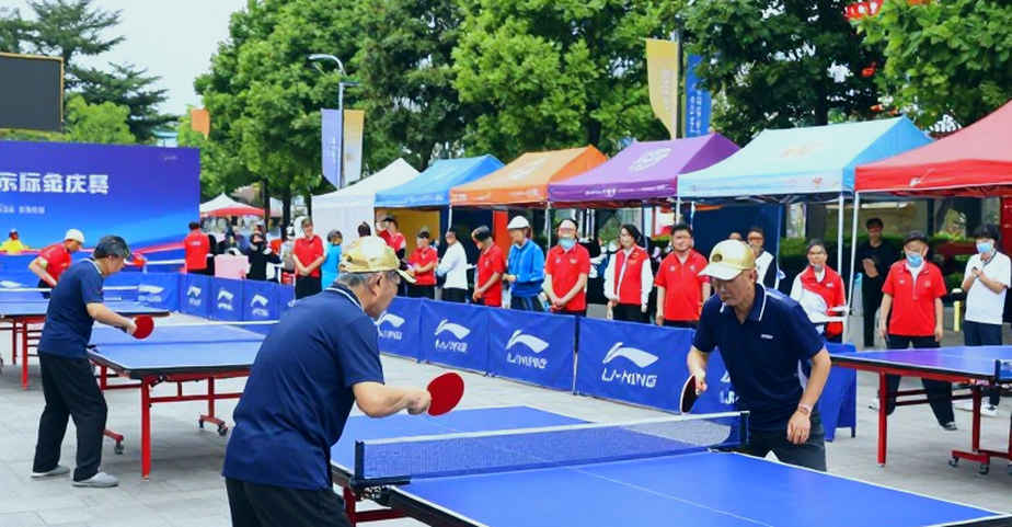 Ở Le Mans, hai tay vợt Anh và những cặp đôi chưa từng tập chung