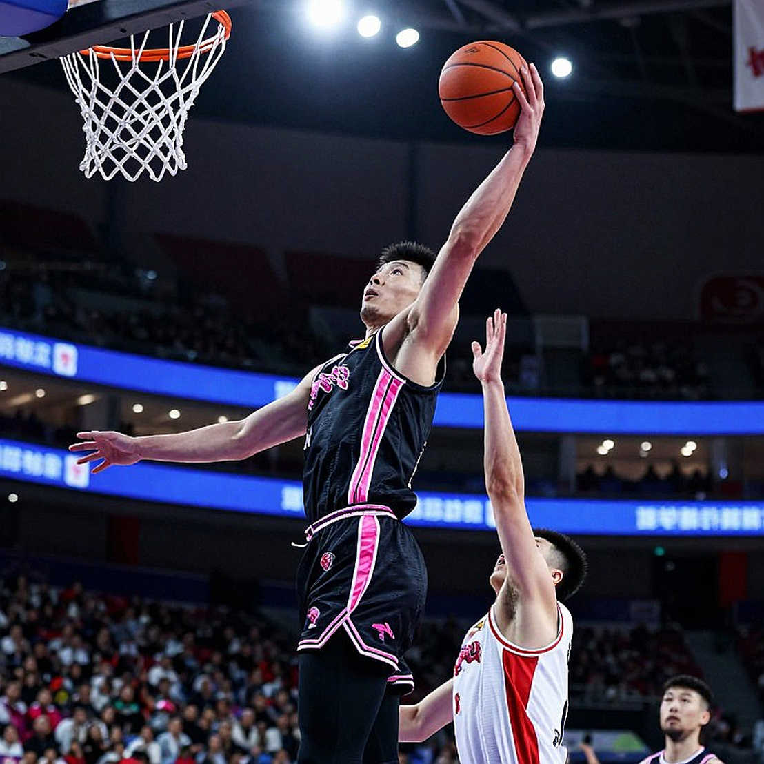 Anadolu Efes 101-72 AEK: Chiến thắng 29 điểm hé lộ nhiều điều hơn một trận giao hữu