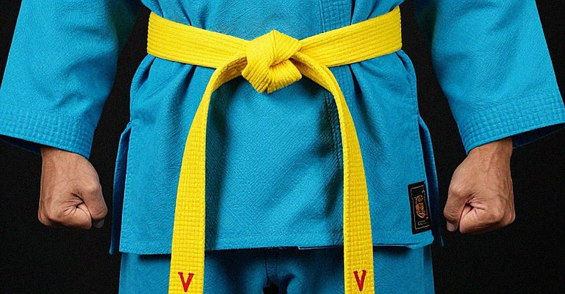 Nhà vô địch MMA 2026: cùng một cái đai, lệch nhau 20 pound