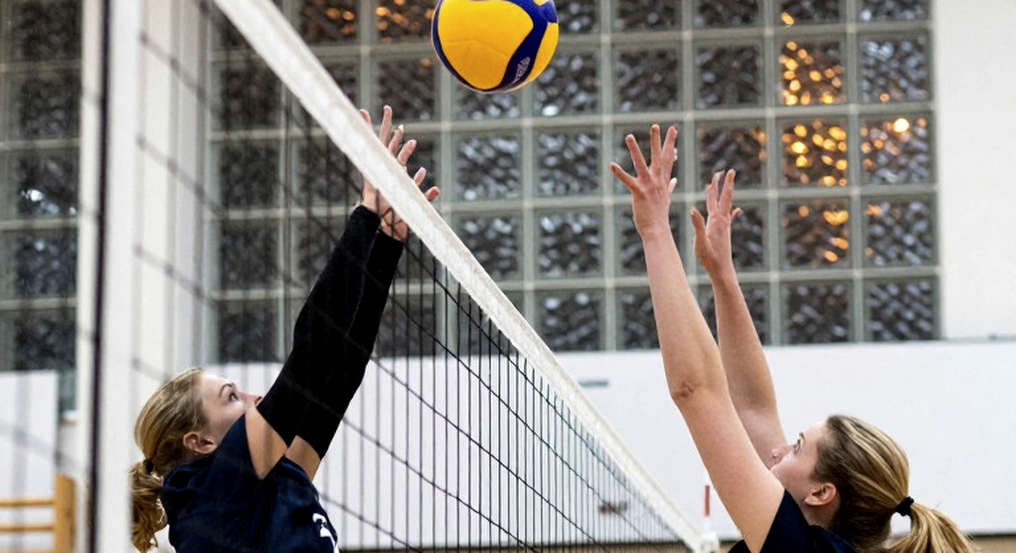 Kentucky rallies past Louisville: 29-27 Set 2 and Brooklyn DeLeye's imprint Kentucky rallies past Louisville: 29-27 Set 2 and Brooklyn DeLeye's imprint