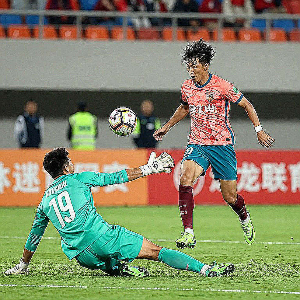Việt Nam 4-2 Pakistan: Bàn thắng phút bù giờ và vết nứt hàng thủ không thể giấu
