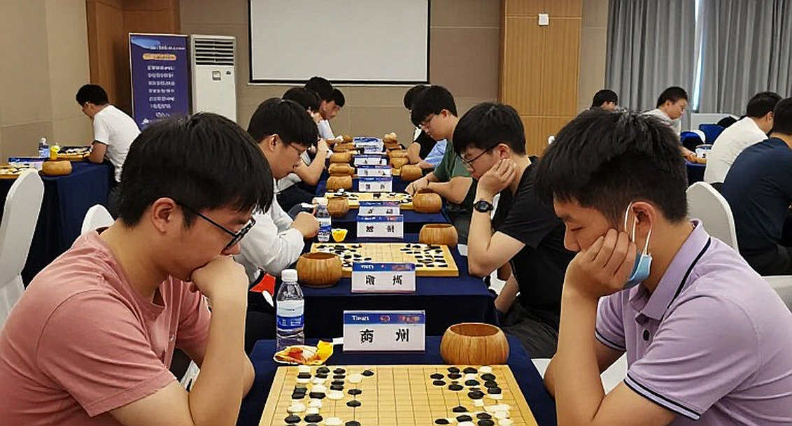 Kỳ thủ 15 tuổi Yagiz Kaan Erdogmus chạm mốc 2716 Elo và bài toán Thổ Nhĩ Kỳ