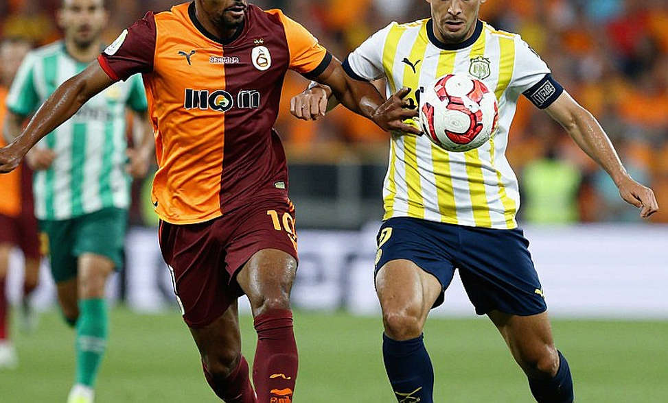 Ivan Toney bênh vực Artem Bondarenko sau khi bị khán giả Al-Ahli jeer, giám đốc thể thao từ chức