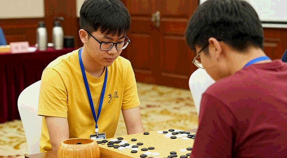 Bodhana Sivanandan, Elephant Gambit và khoảng trống giữa hai bàn cờ